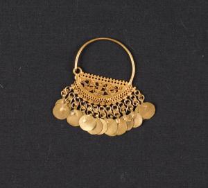 Shnaf mhaddab (Gold nose ring) 